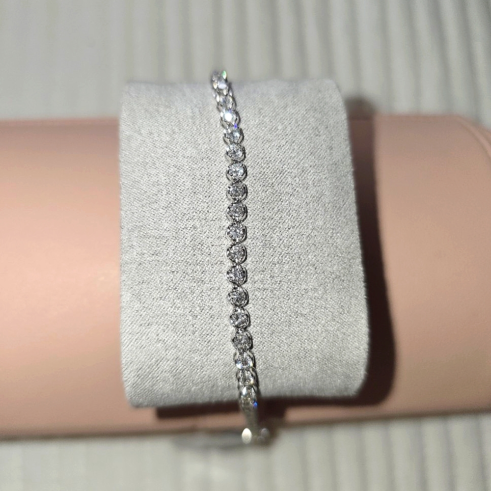 Natural Diamond Tennis Bracelet 3 CTW, 14K GOLD - Picture 4 of 8